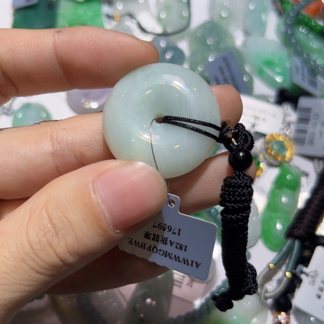 翡翠颈饰未镶嵌天然翡翠A货