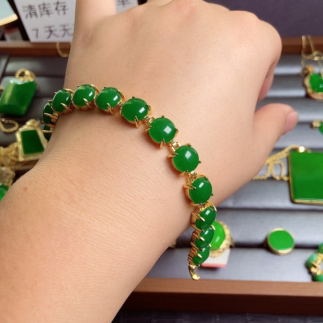 颈饰18K金镶嵌翡翠28