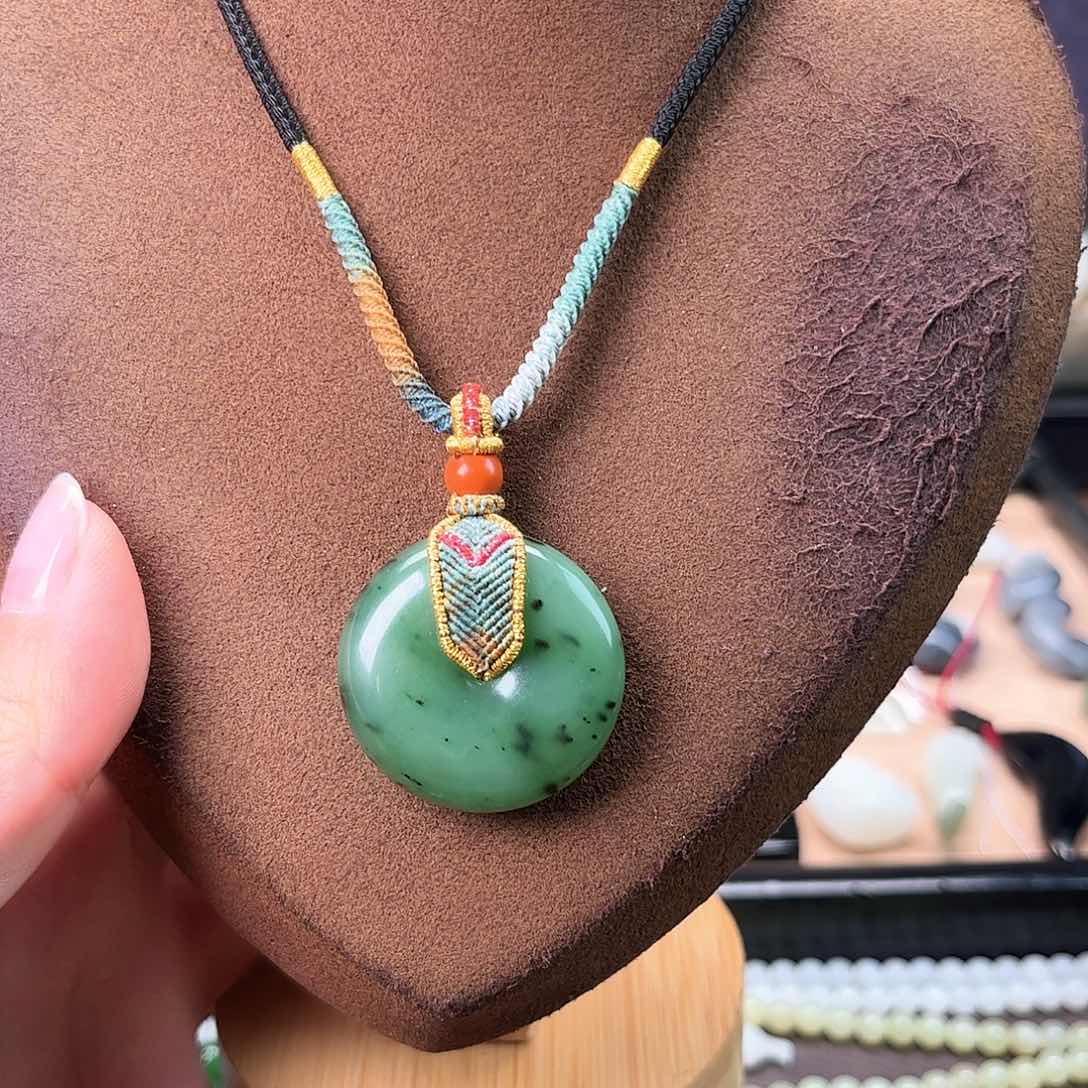 颈饰未镶嵌和田玉