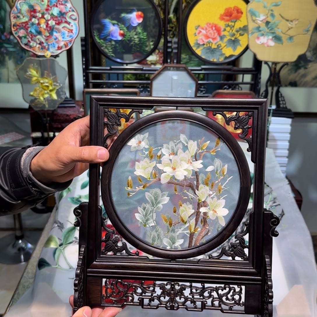 刺绣刺绣工艺精湛