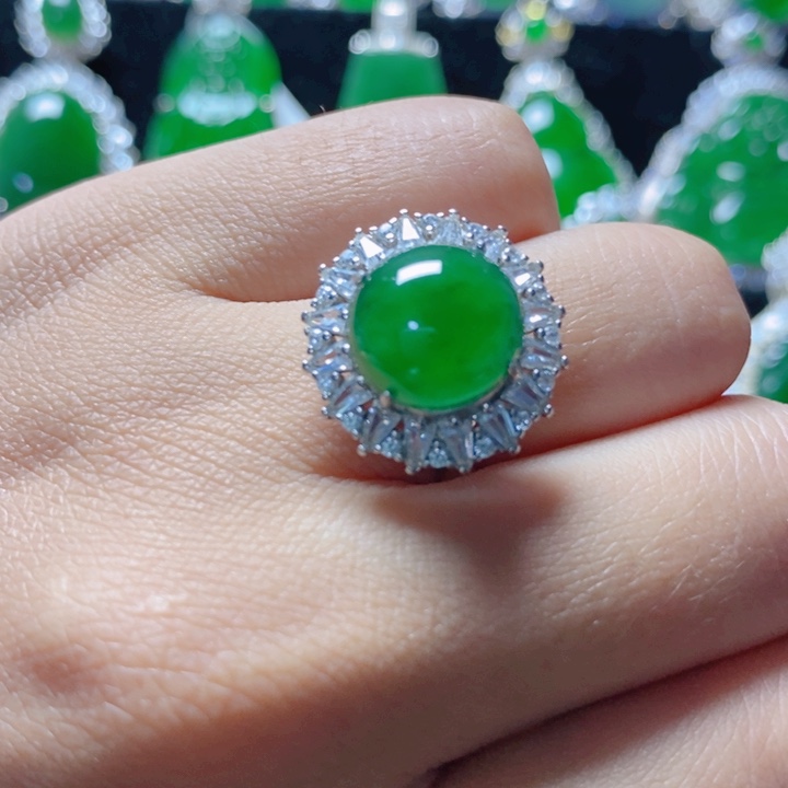 翡翠颈饰银S925镶嵌       