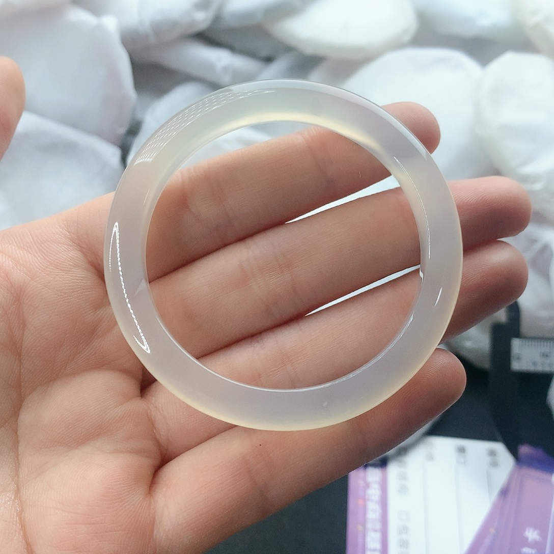 玛瑙/玉髓手镯未镶嵌5354