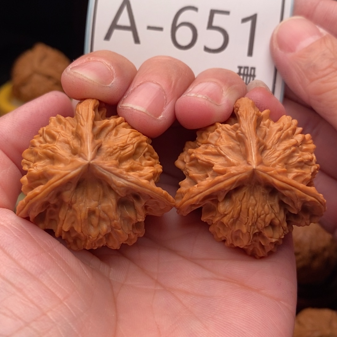 文玩核桃把件正奔37