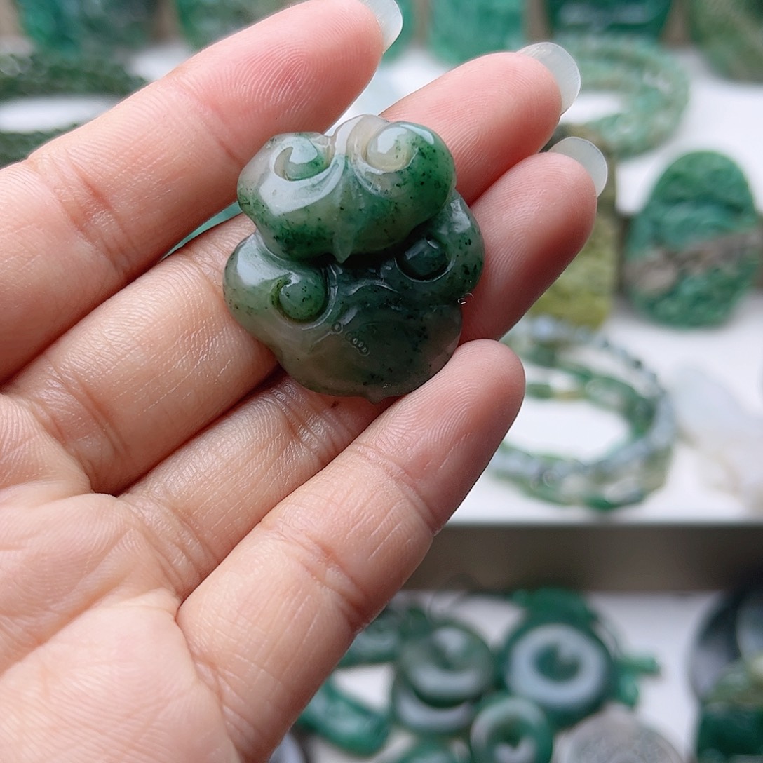 独山玉挂件未镶嵌