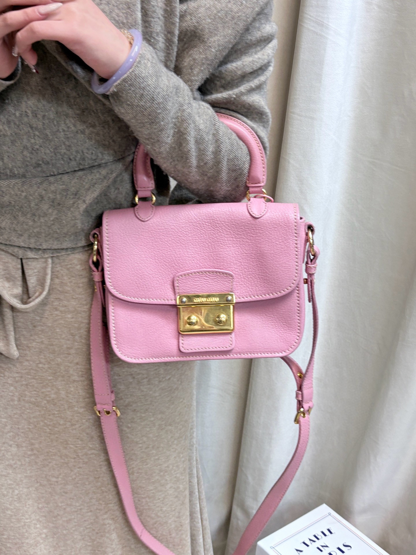 95新 MIU MIU/缪缪 miumiu 樱花粉小号公文斜挎包 