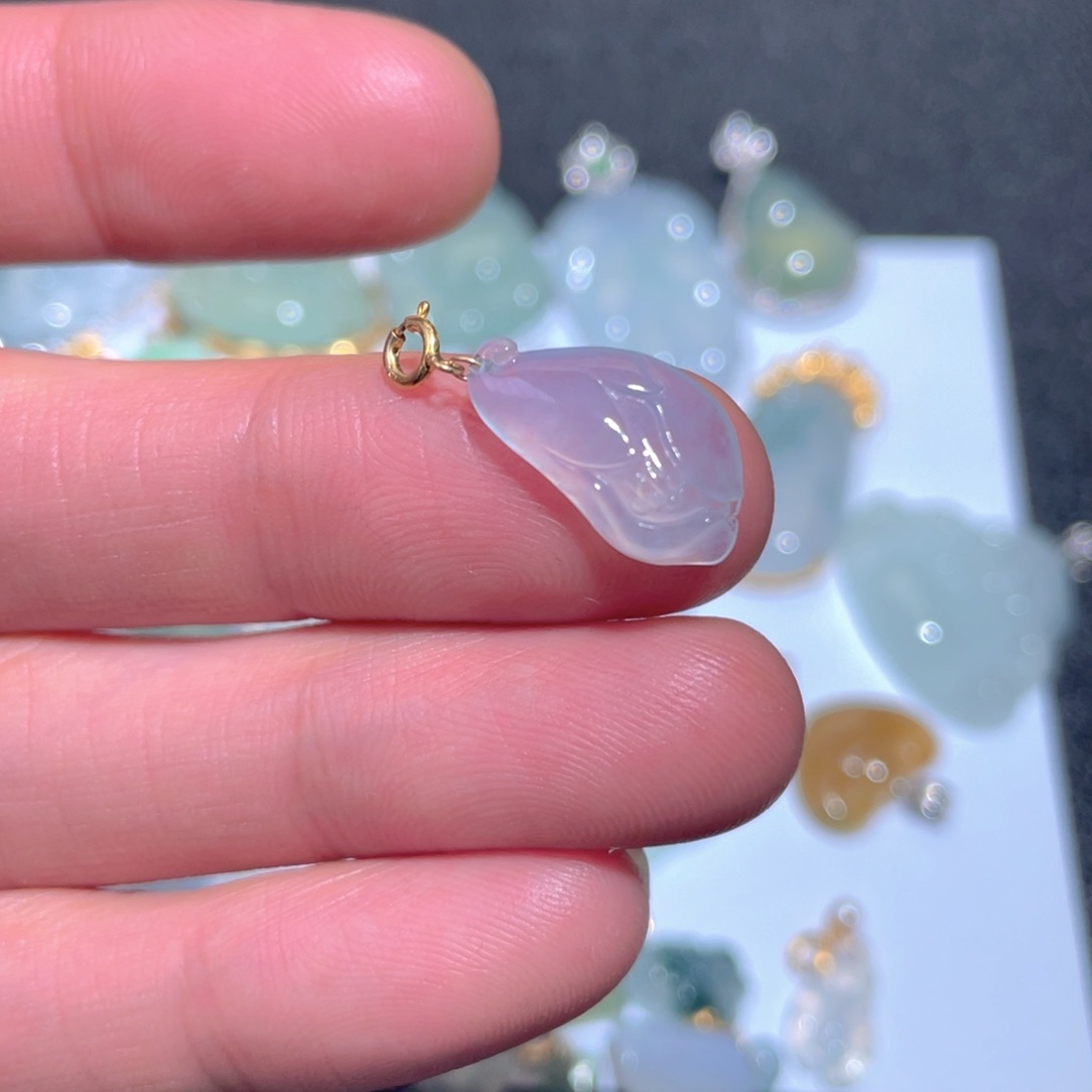 翡翠颈饰18K金镶嵌翡翠