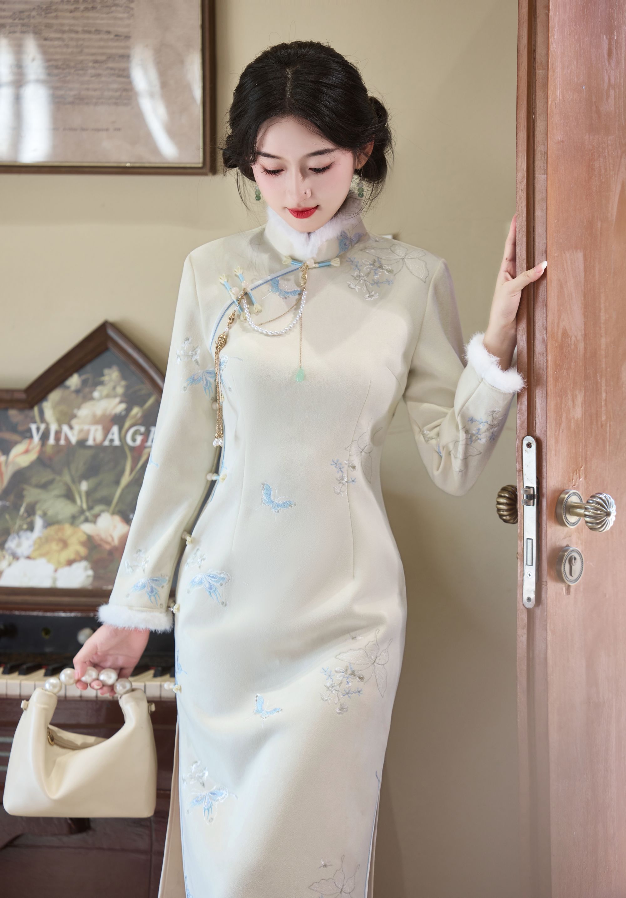 刺绣加绒加厚冬款新中式国风旗袍裙子爆款2025新款礼服连衣裙气质