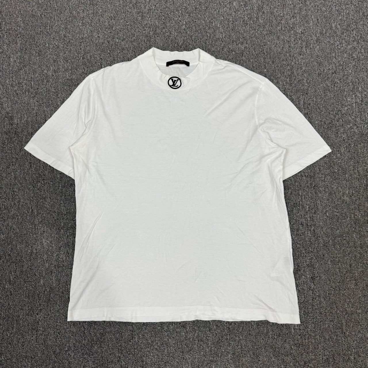 99新 LV Louis Vuitton LV白色高领刺绣logo短袖 M码99新 8425986