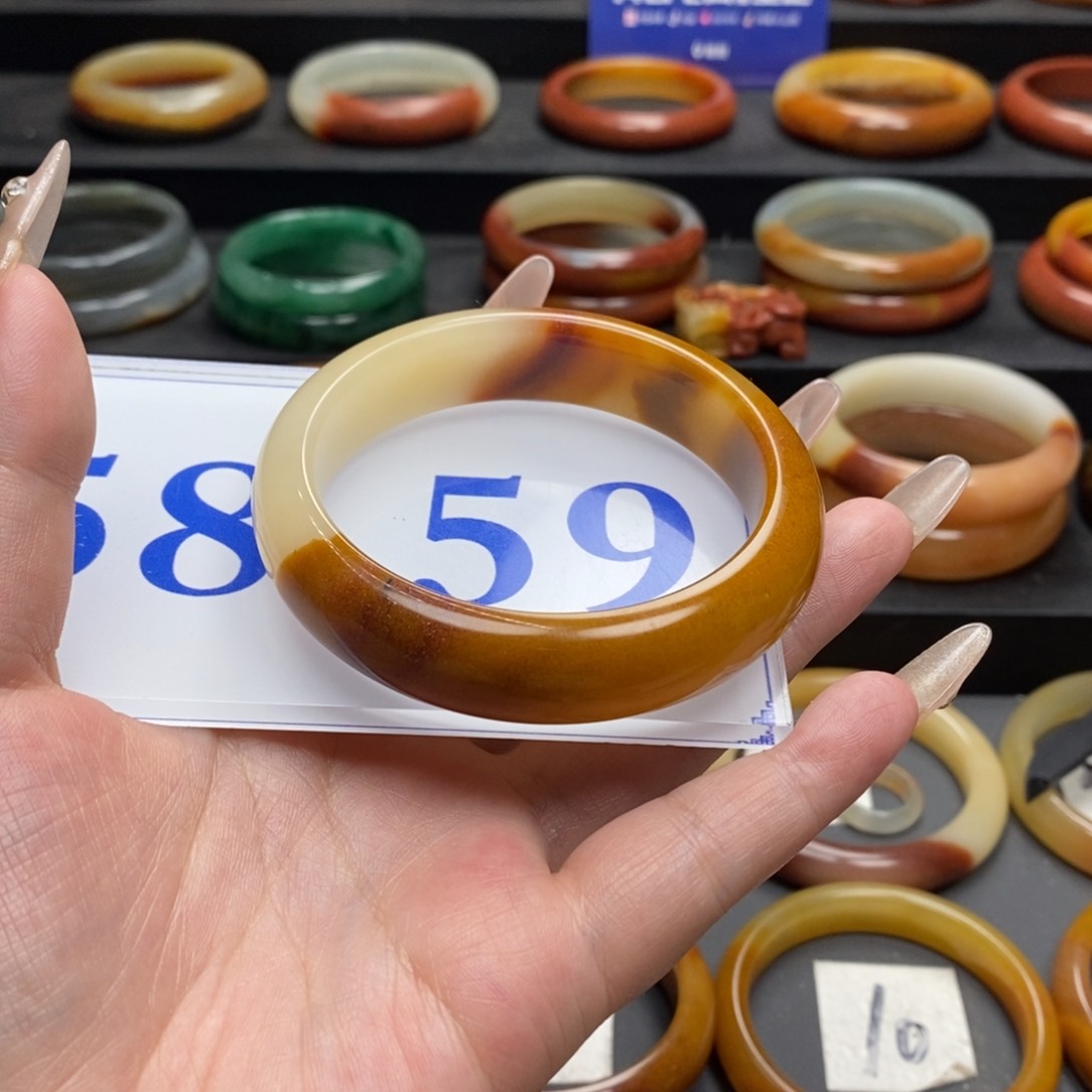 石英质玉（黄龙玉）手镯未镶嵌秦**Y