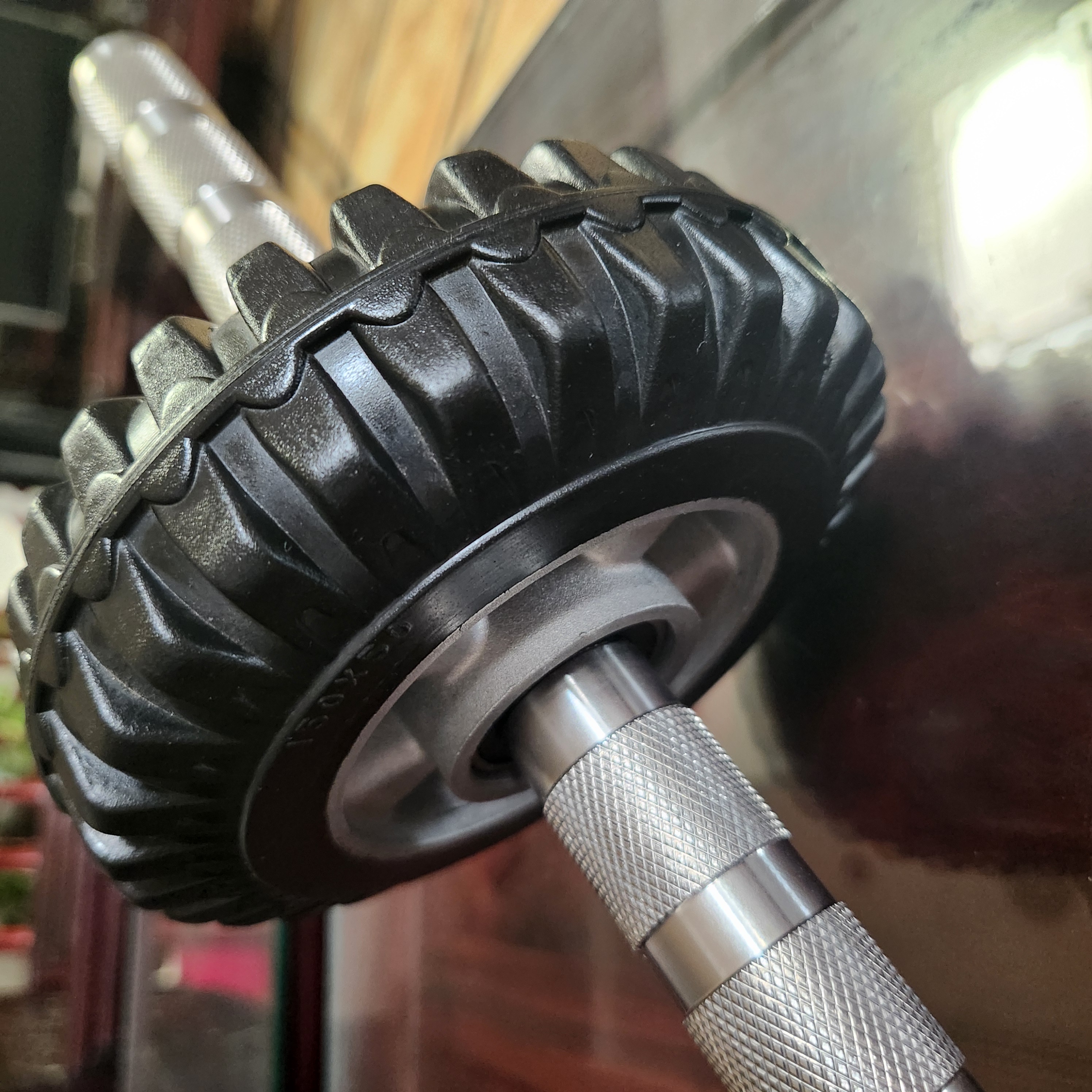 健腹轮直径115厘米，寸轮子，铝合金轮毂，不锈钢手柄单边长度16.