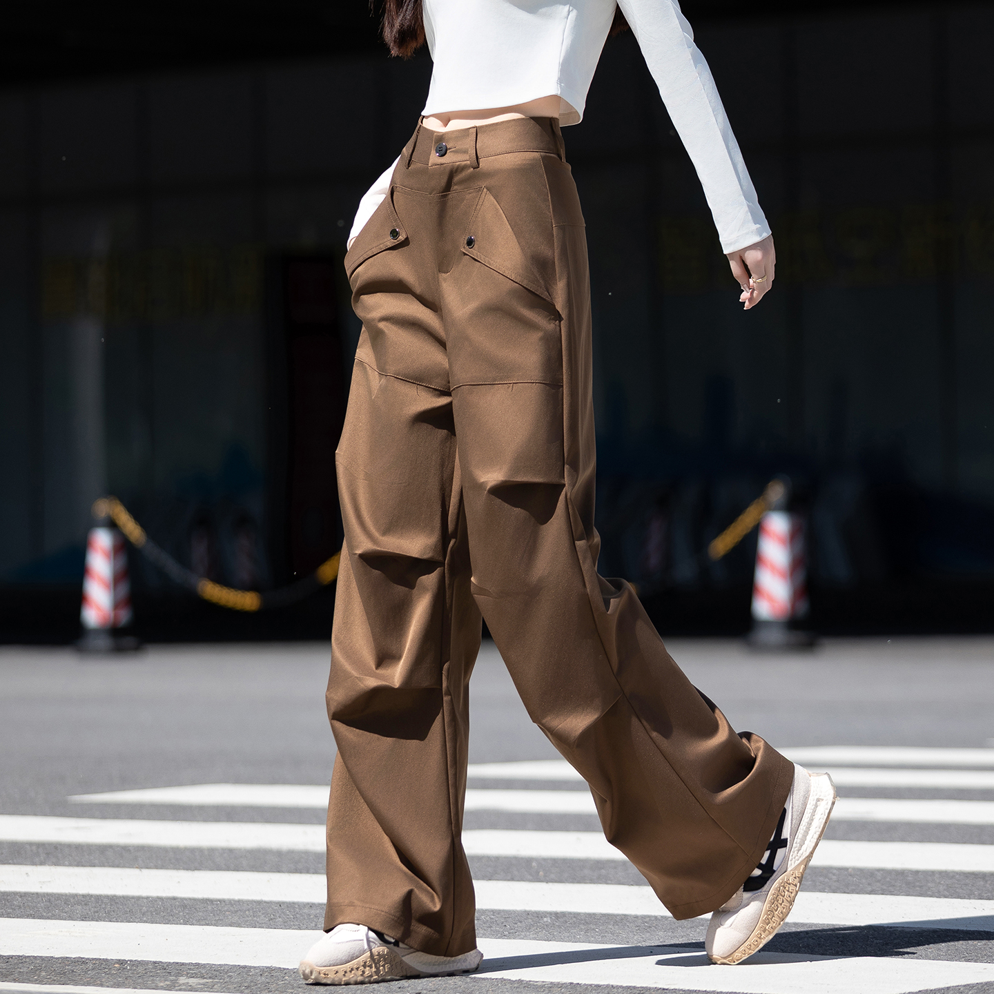 咖色阔腿裤女款爆款2025新款秋冬加绒裤子高腰显瘦休闲美式工装裤