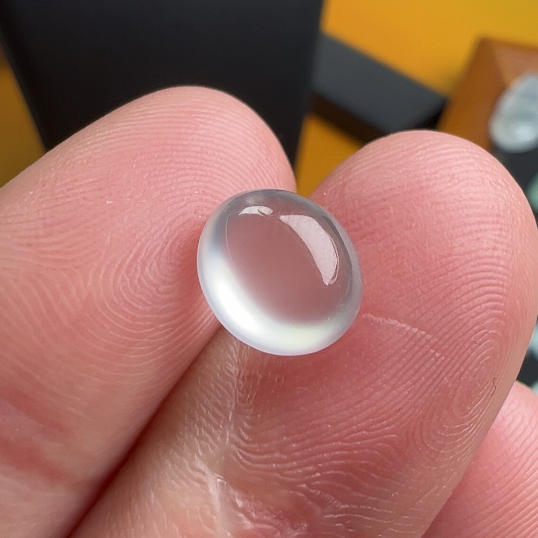 翡翠颈饰未镶嵌蛋面8.7