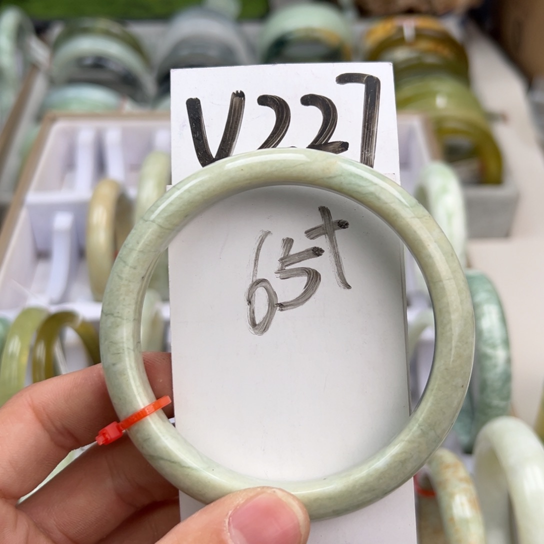 岫玉手镯未镶嵌天然岫玉