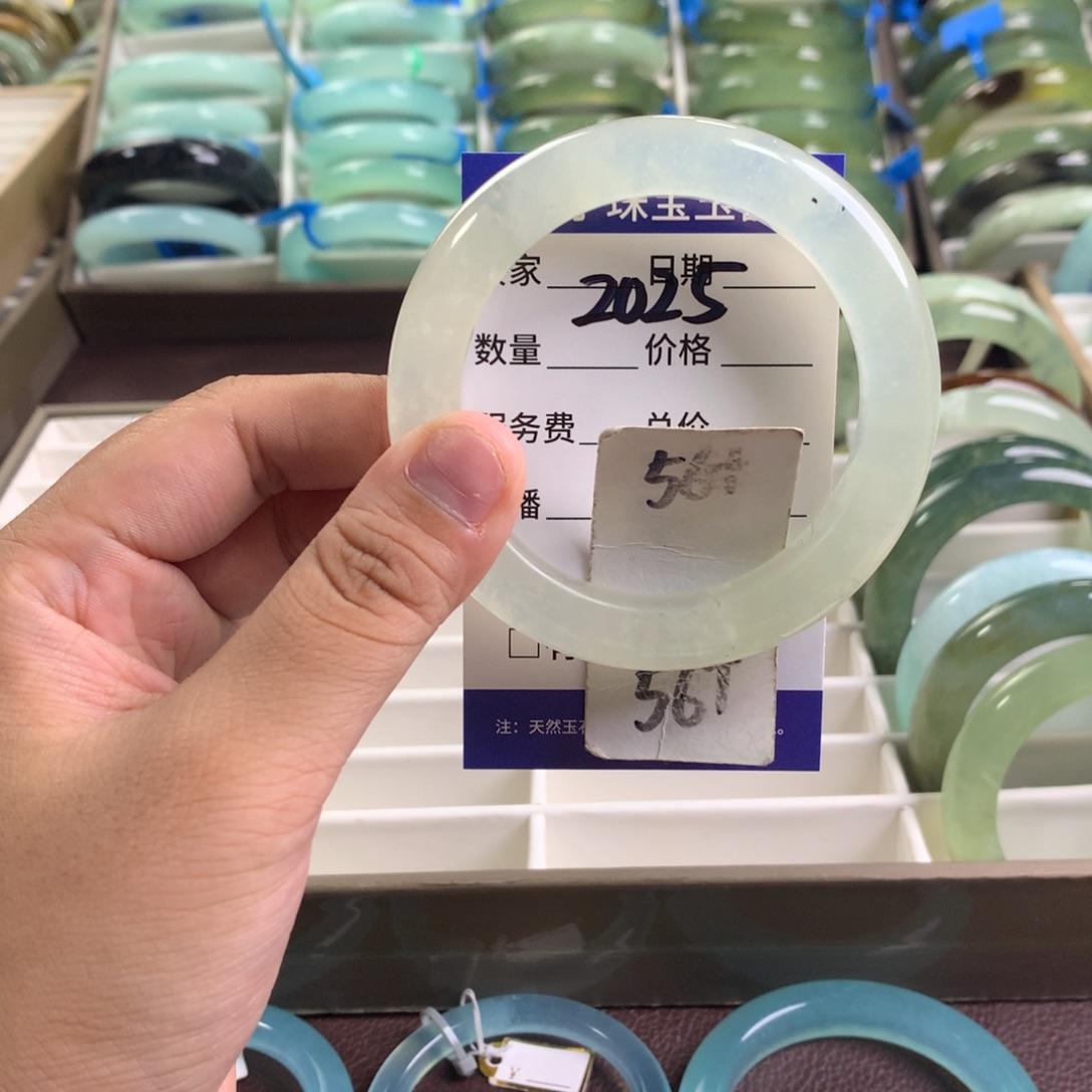 未镶嵌蛇纹石玉手镯2025
