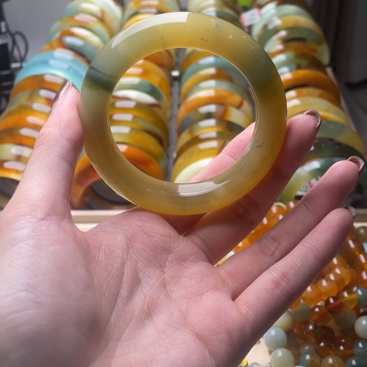 蛇纹石玉手镯未镶嵌56.7