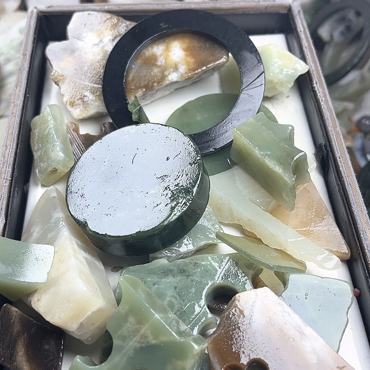 和田玉（糖玉）和田玉边角料9K金镶嵌I****叔