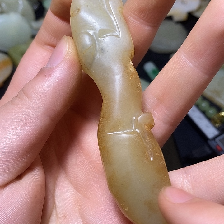 颈饰未镶嵌和田玉（糖玉）