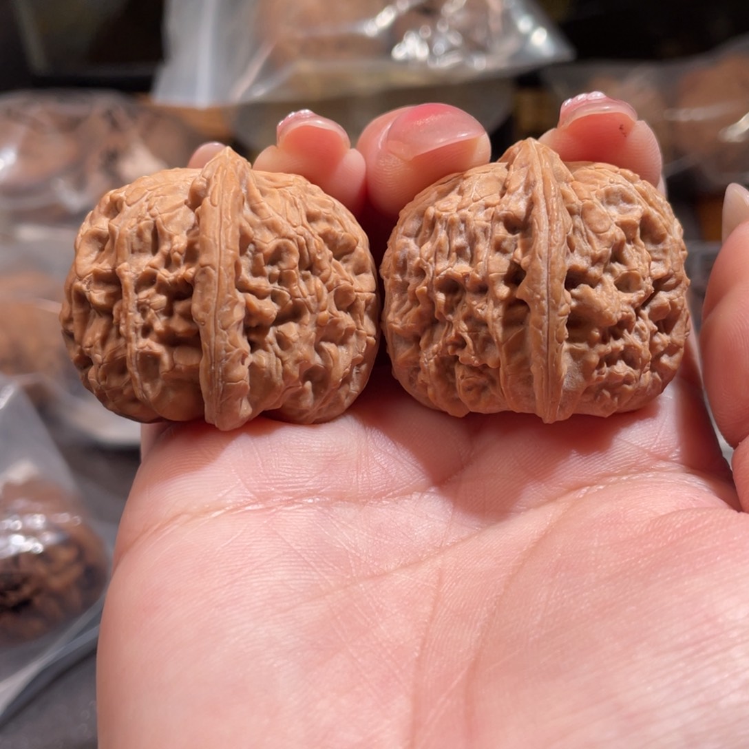 文玩核桃吊坠36白狮子