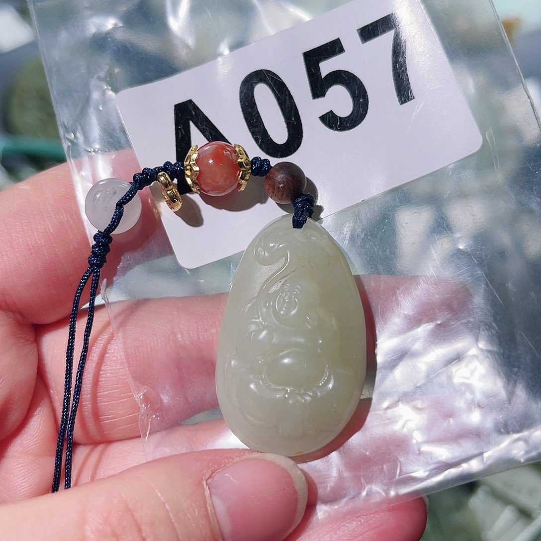 和田玉（糖玉）颈饰未镶嵌