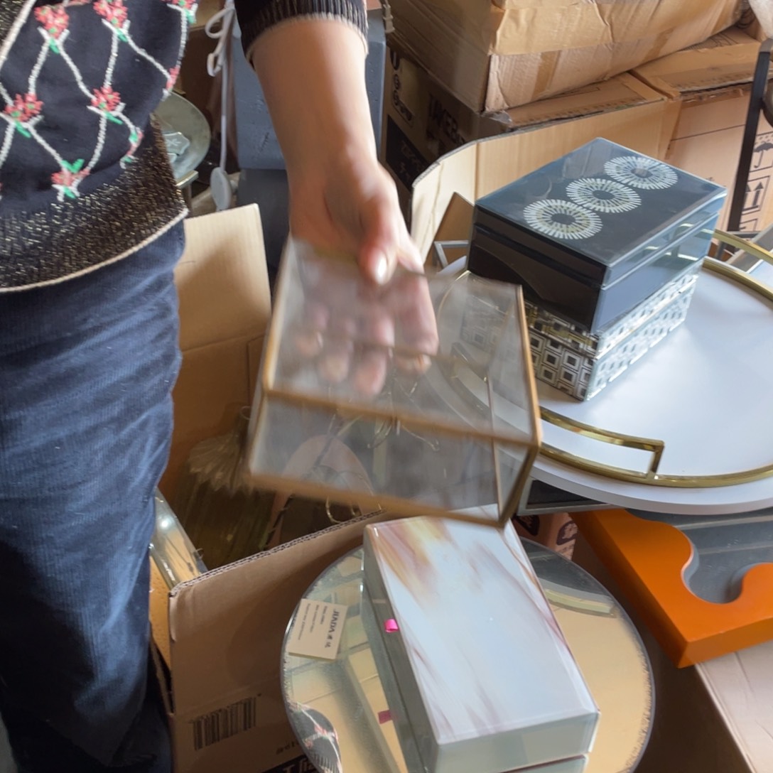 陶瓷花瓶，仿真绿植。