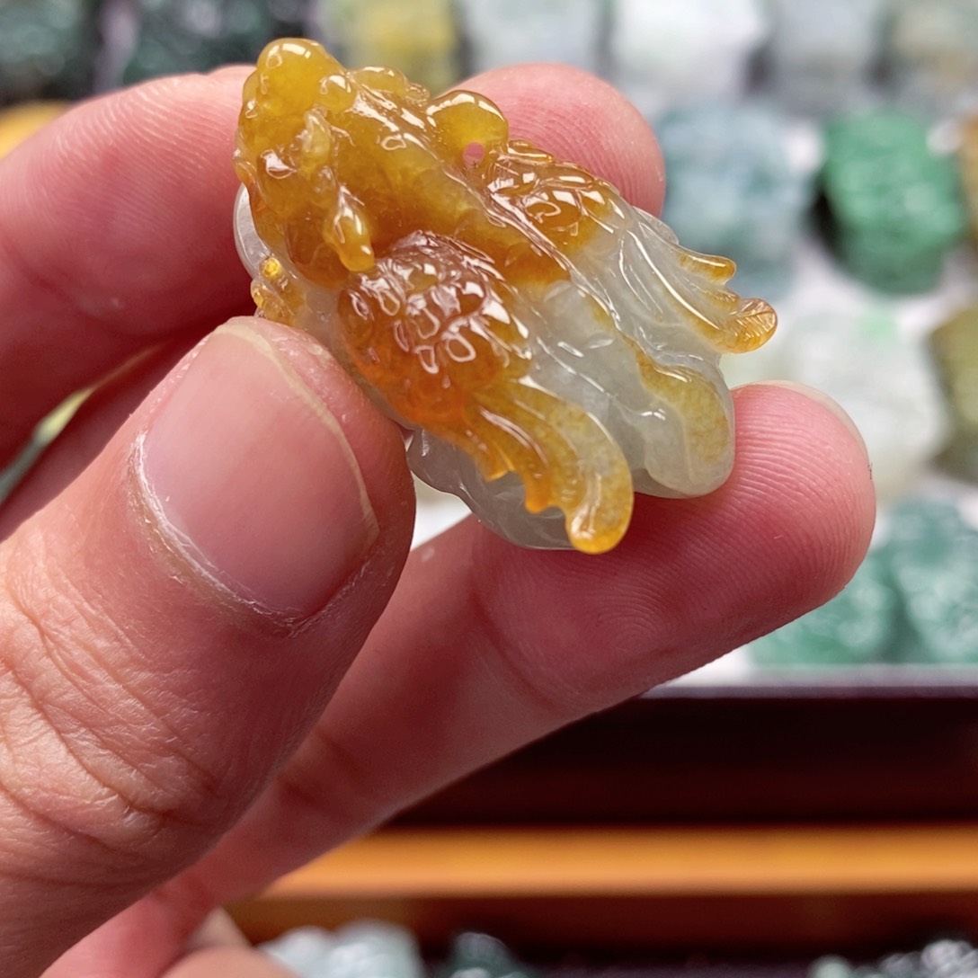 翡翠颈饰未镶嵌翡翠