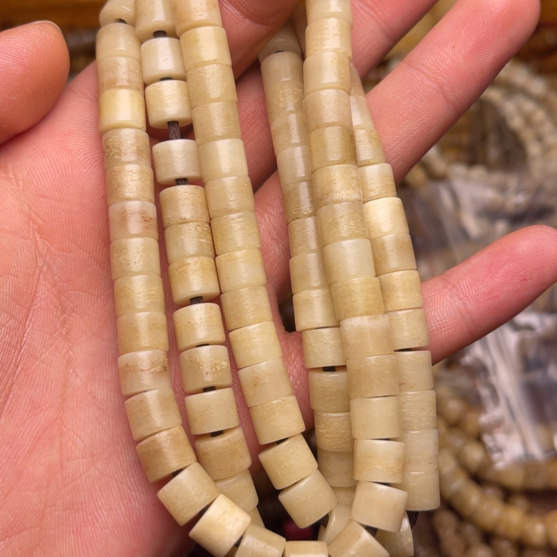 大叶紫檀（黑酸枝木类）