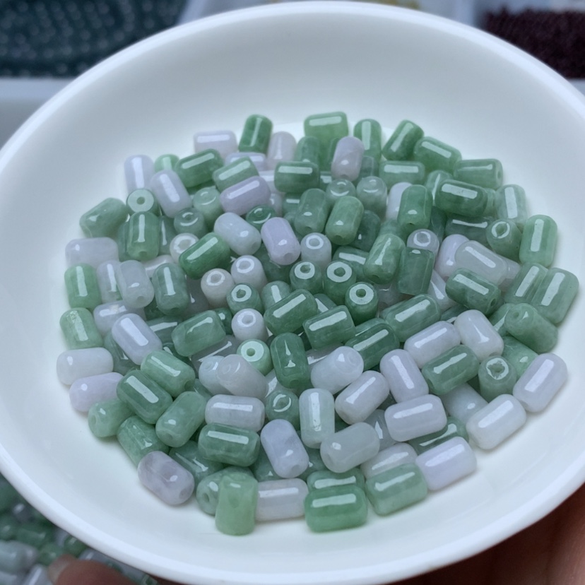 【闪购商品】未镶嵌手链翡翠卡4.8乘7.2绿白冬瓜珠50颗