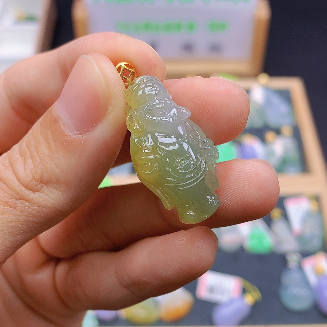 翡翠18K金镶嵌颈饰翡翠