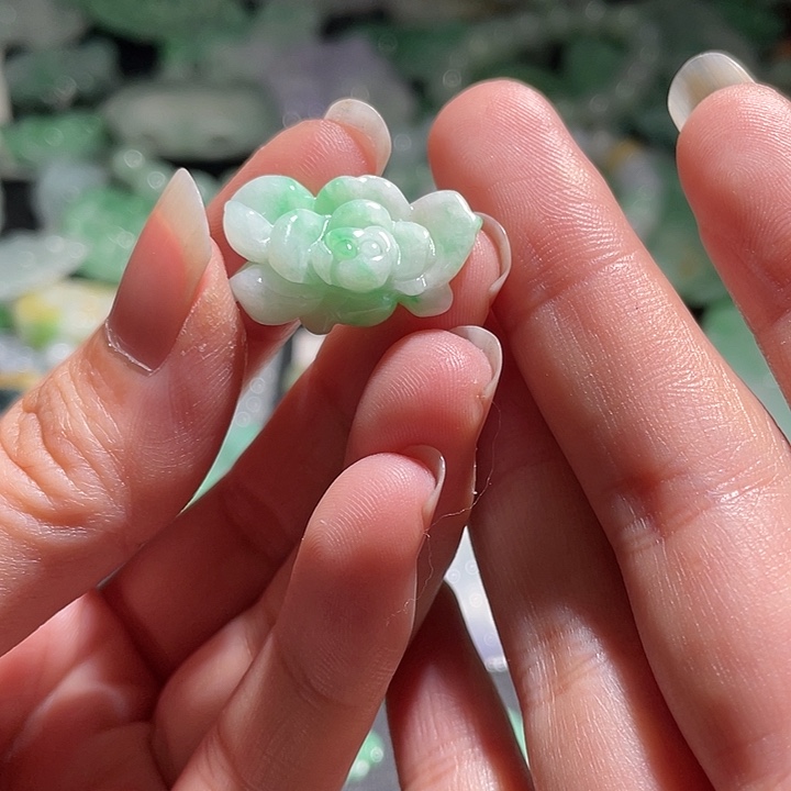 颈饰未镶嵌翡翠天