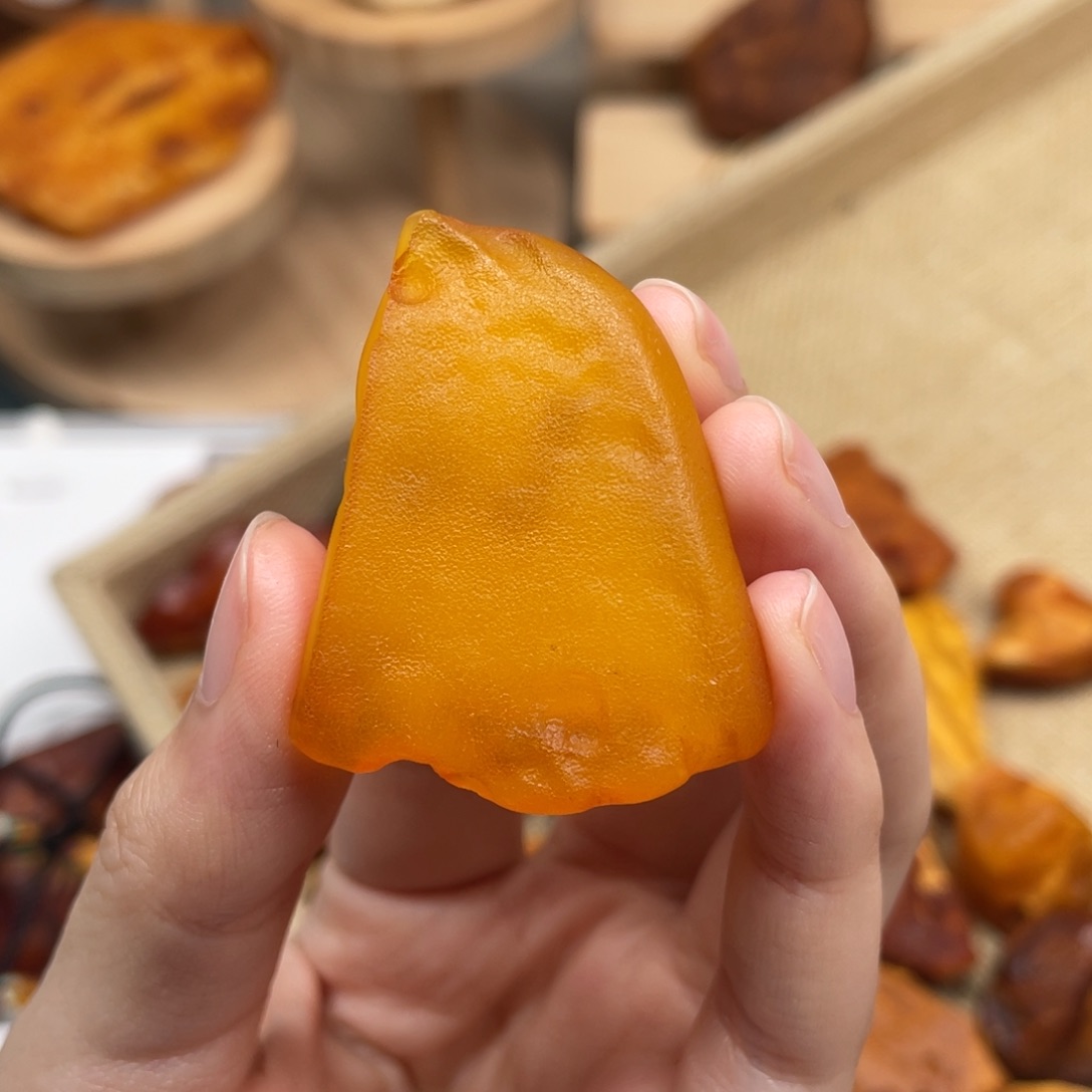 琥珀未镶嵌珠宝奇石