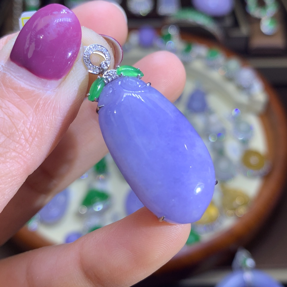 翡翠颈饰18K金镶嵌翡翠