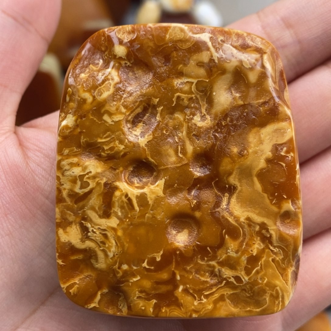 琥珀吊坠(赠链)未镶嵌