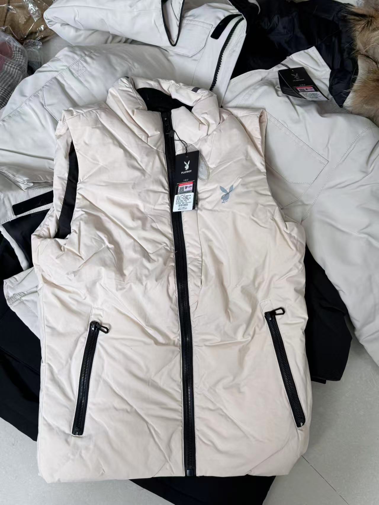 菲菲的店花花黑色拉链羽绒马甲