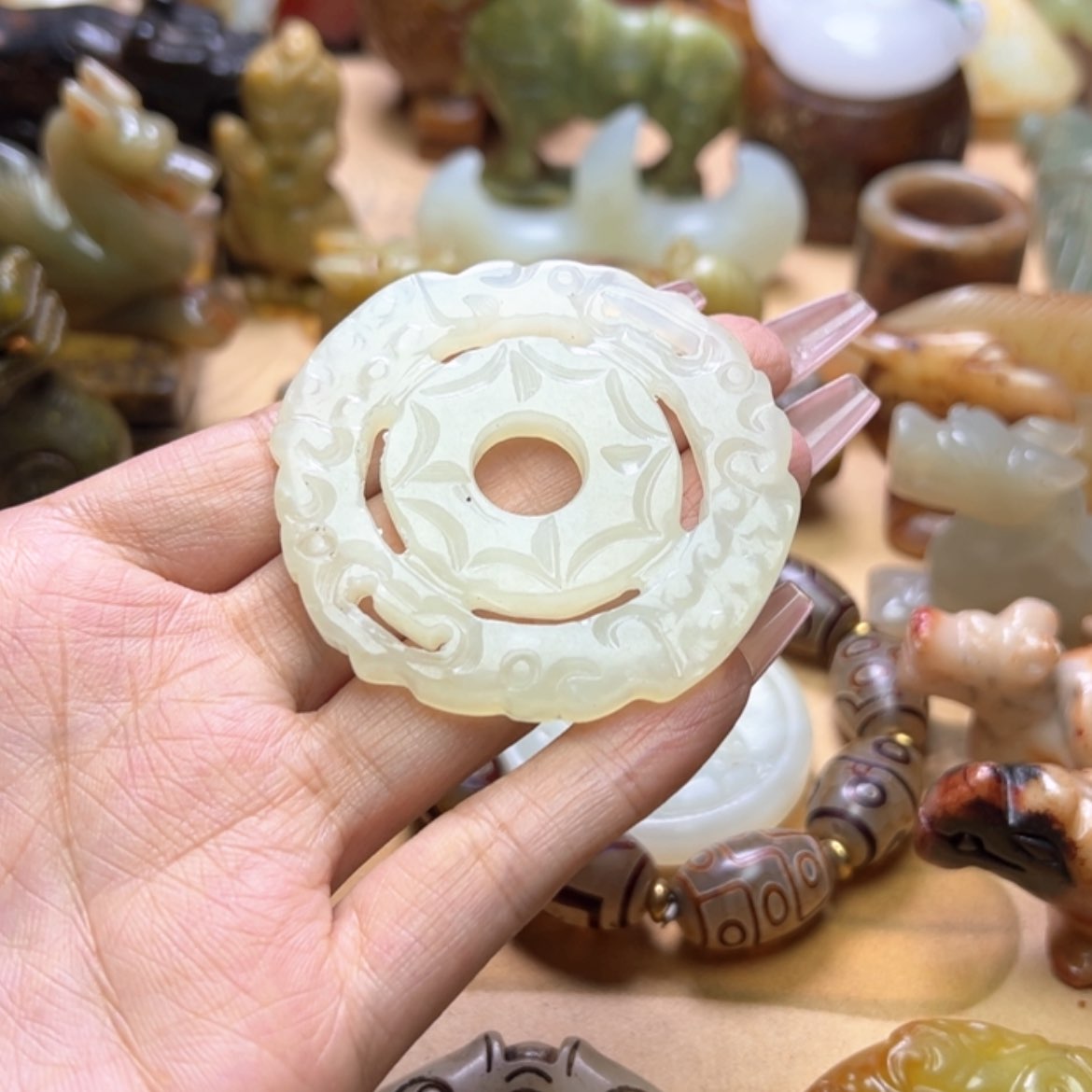 【闪购商品】蛇纹石玉颈饰未镶嵌