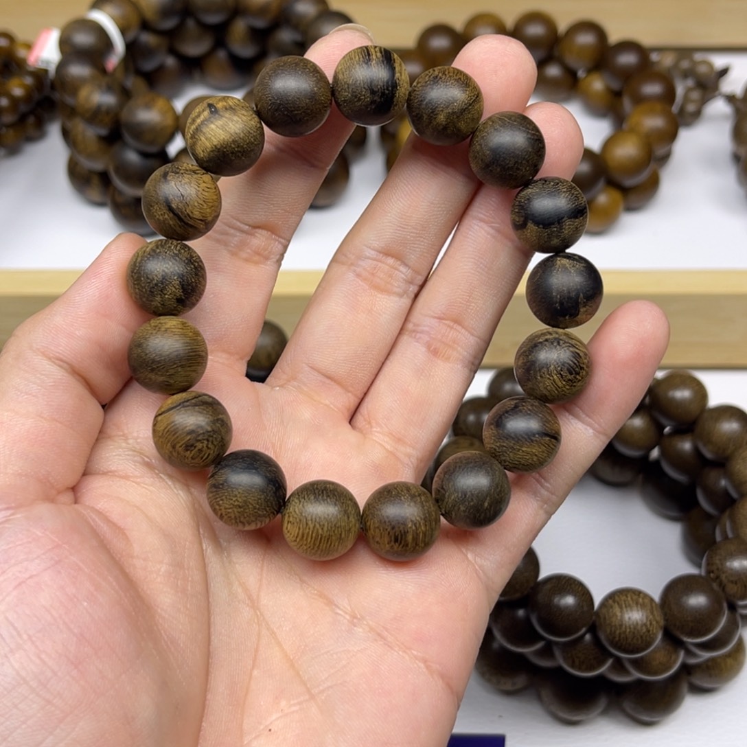 会***鱼沉香手串越南芽庄白棋楠1.2