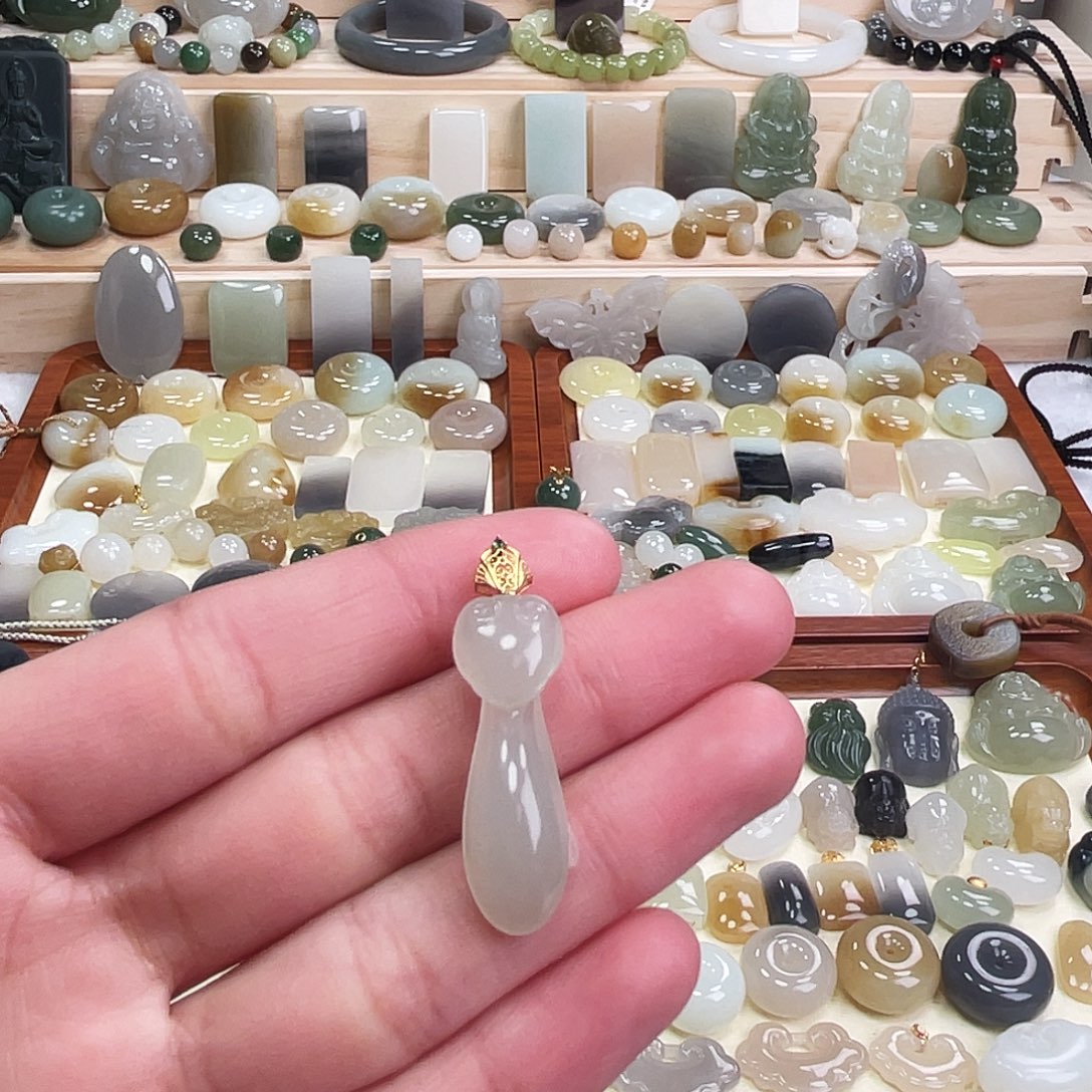 和田玉18K金镶嵌吊坠(不含链)