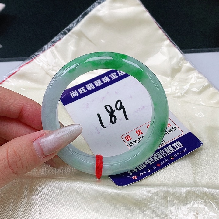 翡翠手镯未镶嵌翡翠12