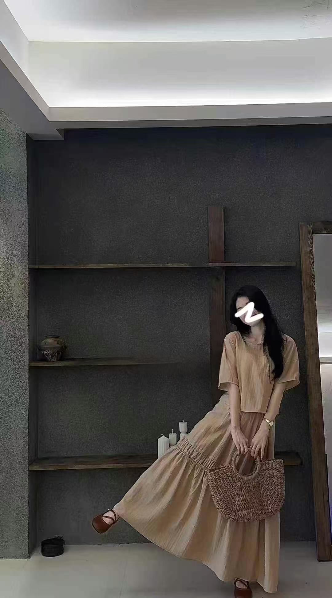 日不落家-宽松显瘦纯色宽松小衫+设计感重工纯色宽松半身裙套装