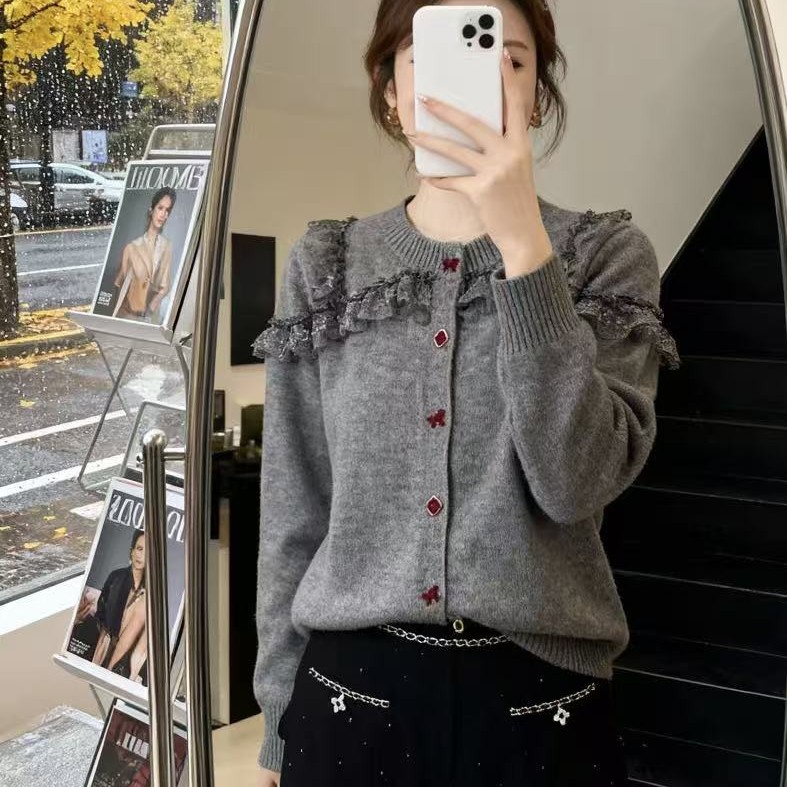 秋冬新款时尚气质圆领拼接蕾丝长袖针织衫女休闲百搭韩版上衣767