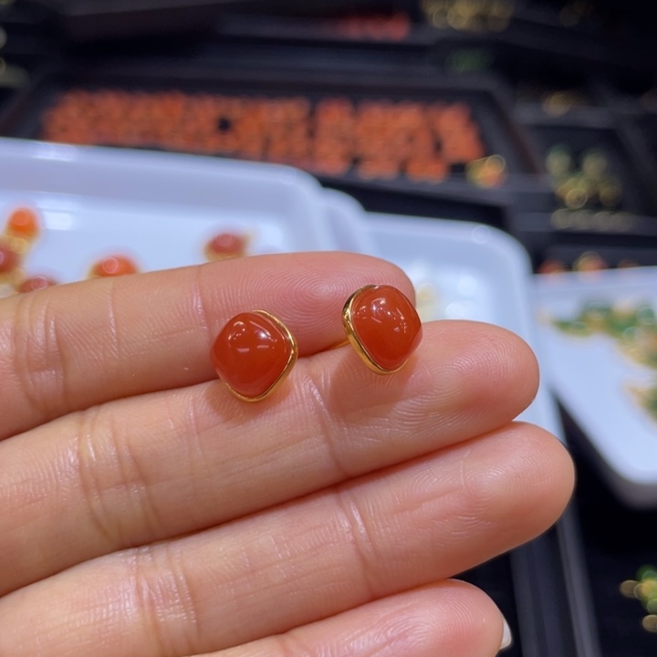 南红玛瑙银S925镶嵌耳饰