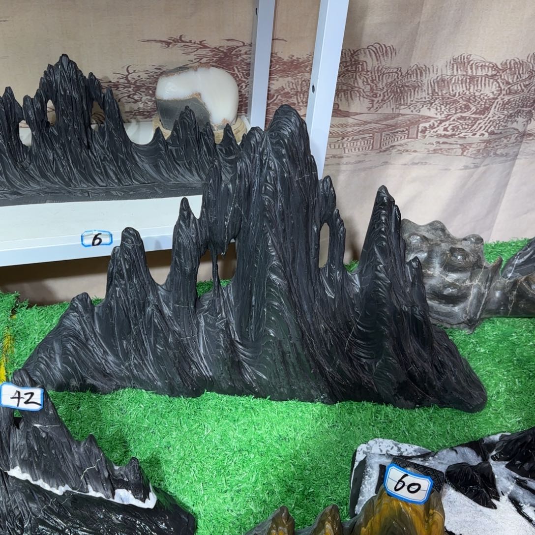 男***十石材山峰摆件 石头工艺品