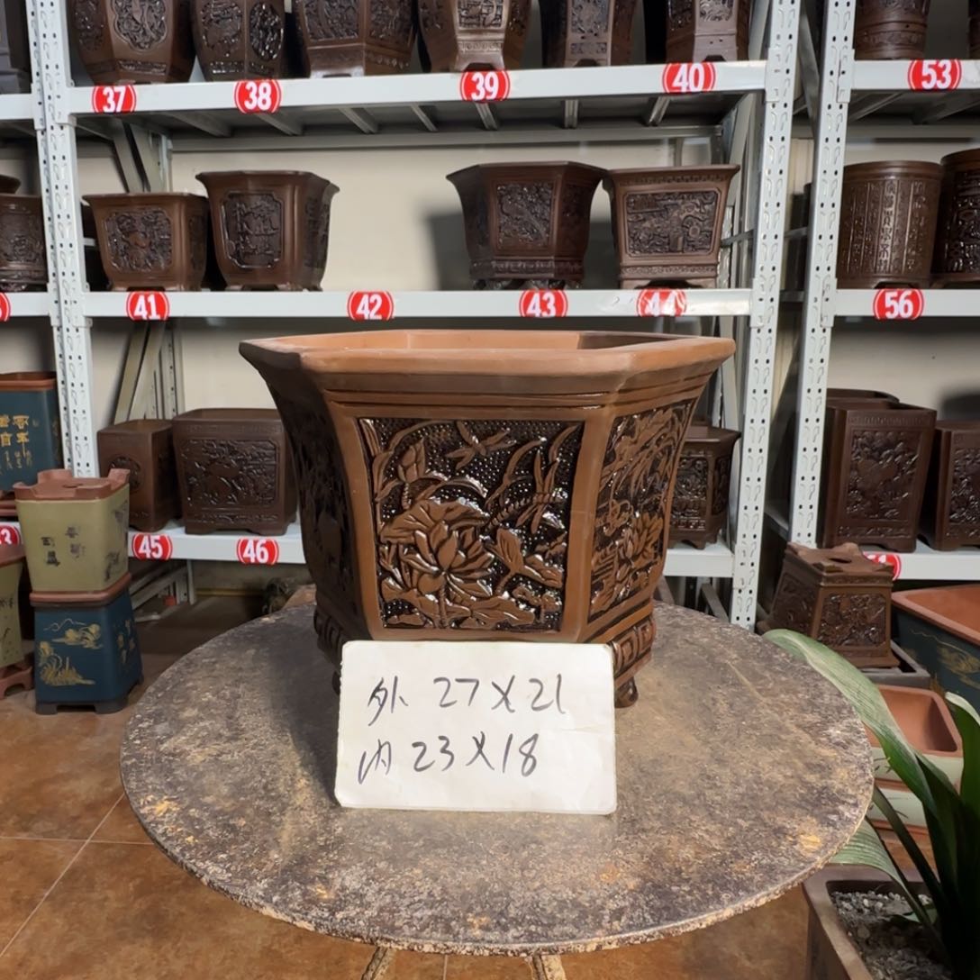 紫砂花盆，有1厘米左右尺寸差距，有色差