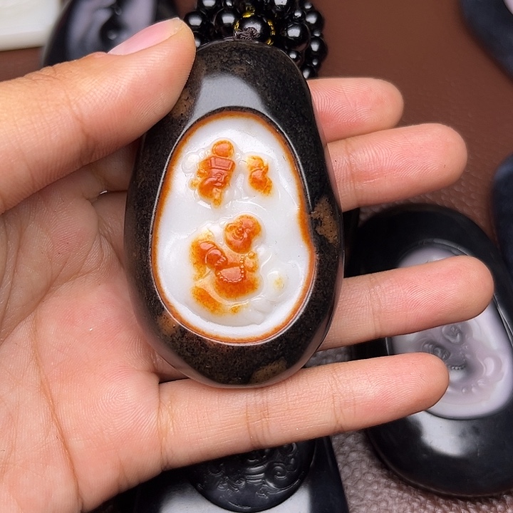 和田玉颈饰未镶嵌独**忆