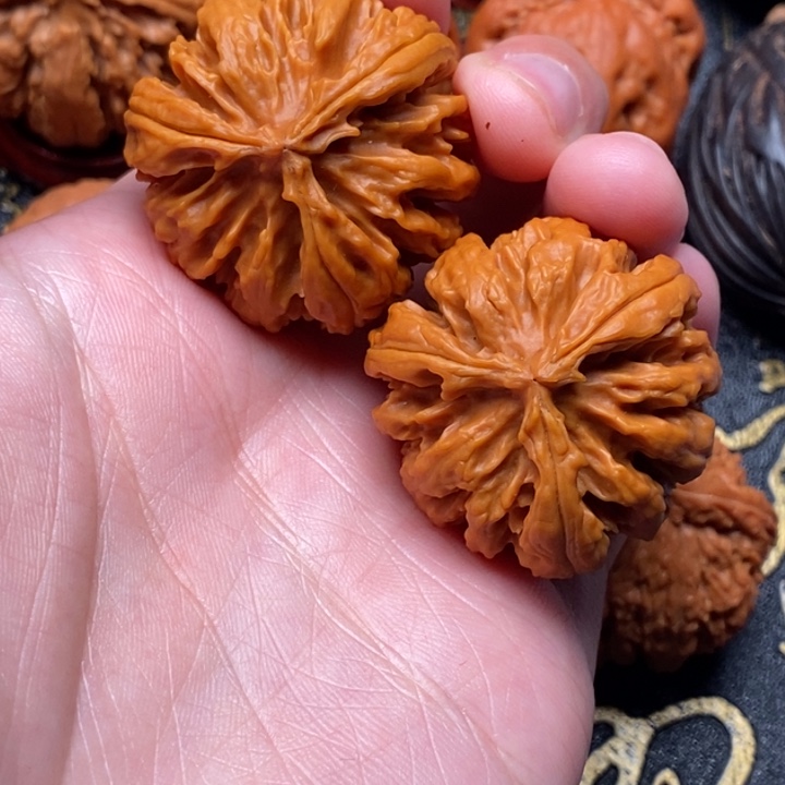 @***姓文玩核桃吊坠三棱 