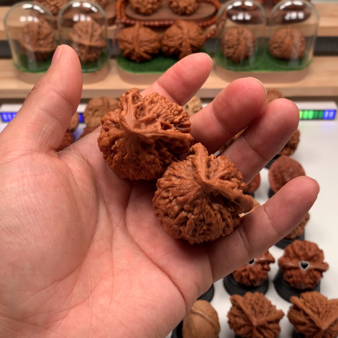 【闪购商品】吊坠文玩核桃百****隐隐约约