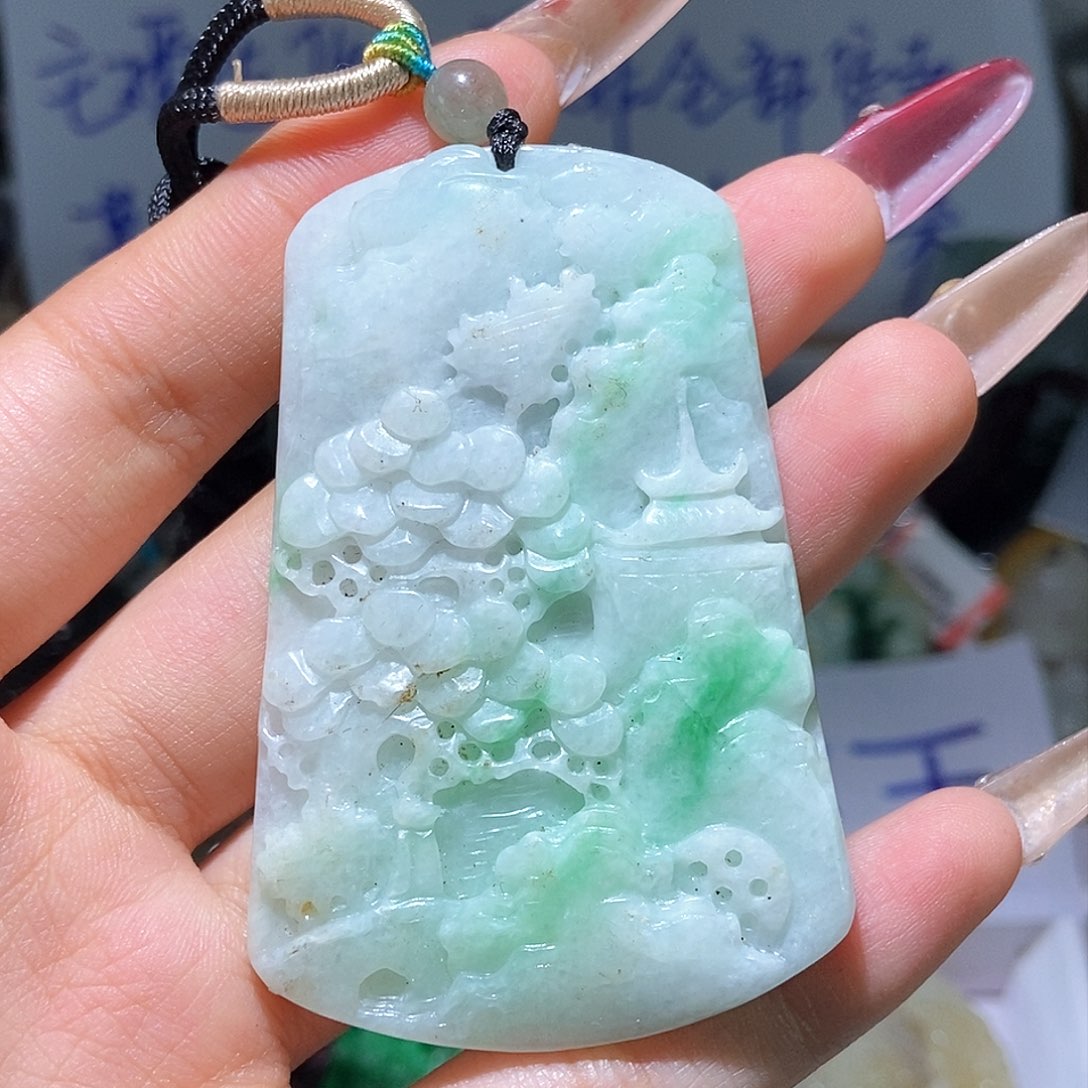 翡翠颈饰未镶嵌天然