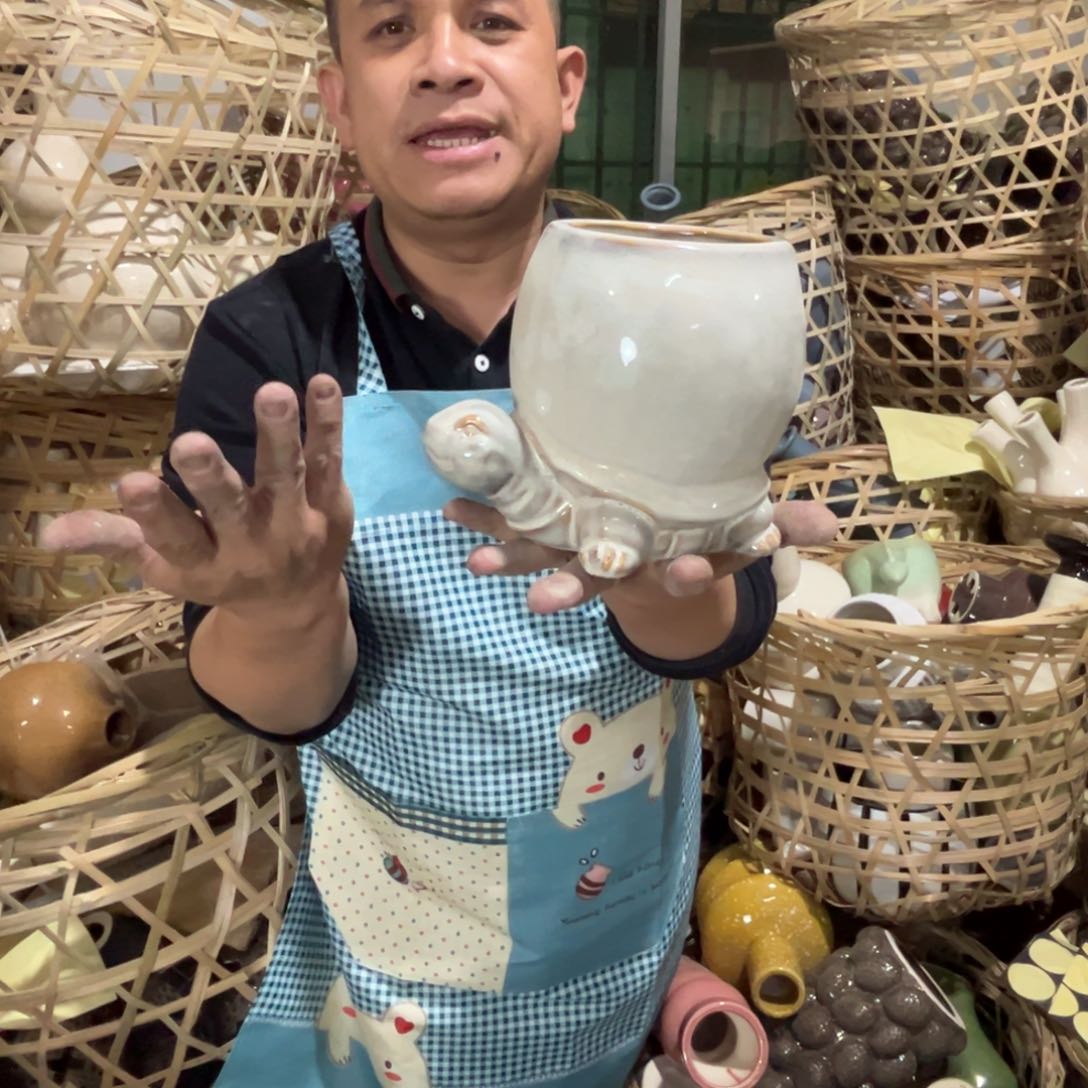 摆件95 号高中低温陶瓷瓶（部分微瑕）