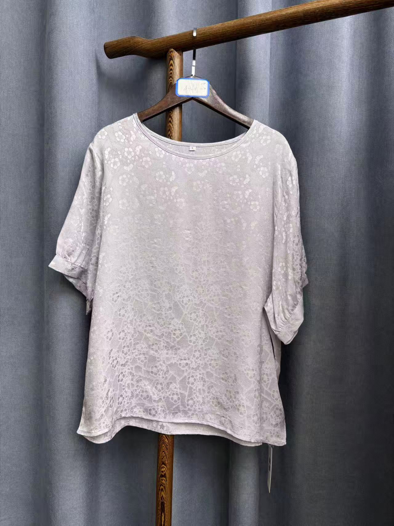 2025夏季新款简约百搭桑蚕丝花萝提花短袖上衣女A404