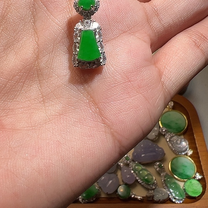 翡翠未镶嵌吊坠(不含链)