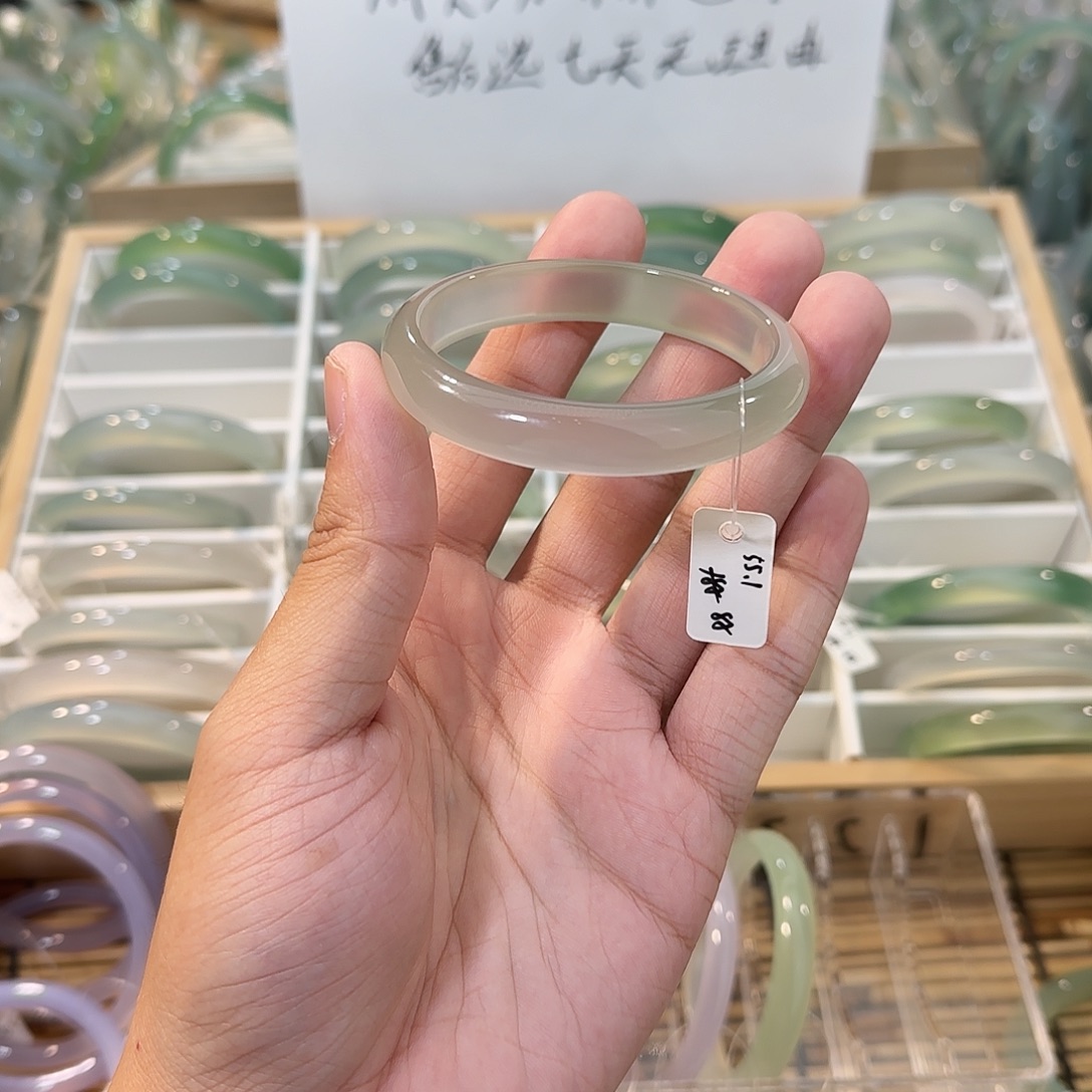 玛瑙/玉髓未镶嵌手镯圈口55.1